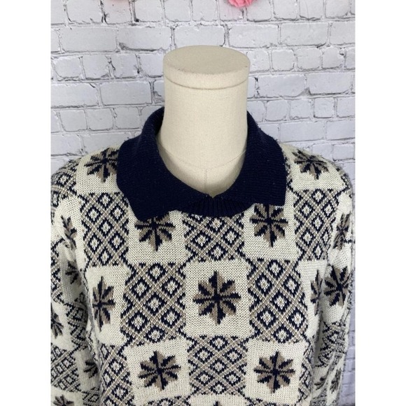 ⭐ 3/$15 Vintage Alfred Dunner Petite Medium Navy Blue White Geometric Sweater - Picture 4 of 9